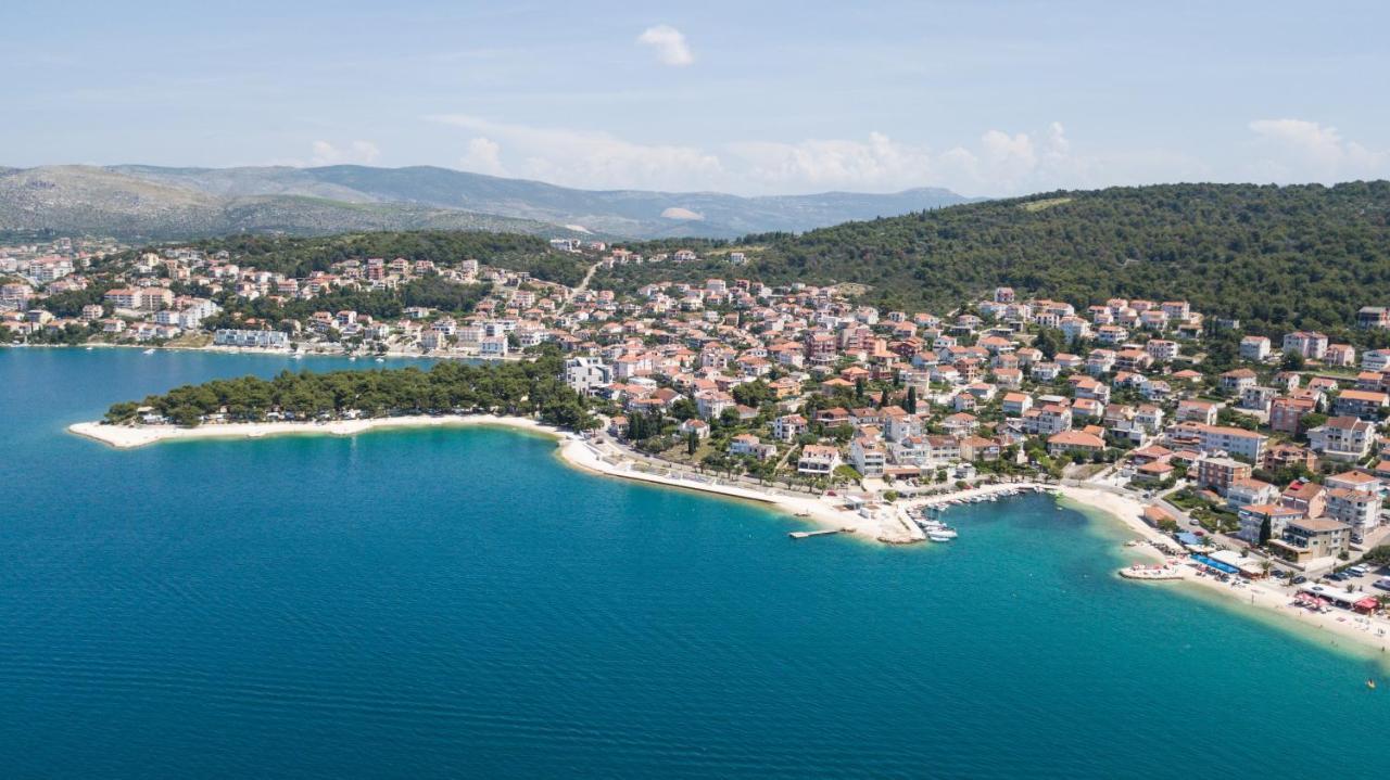 Seaside Apartments With A Swimming Pool Okrug Gornji, Ciovo - 11374 Trogir Bagian luar foto