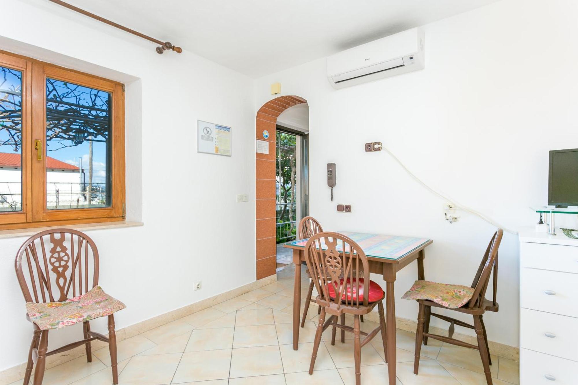 Seaside Apartments With A Swimming Pool Okrug Gornji, Ciovo - 11374 Trogir Bagian luar foto