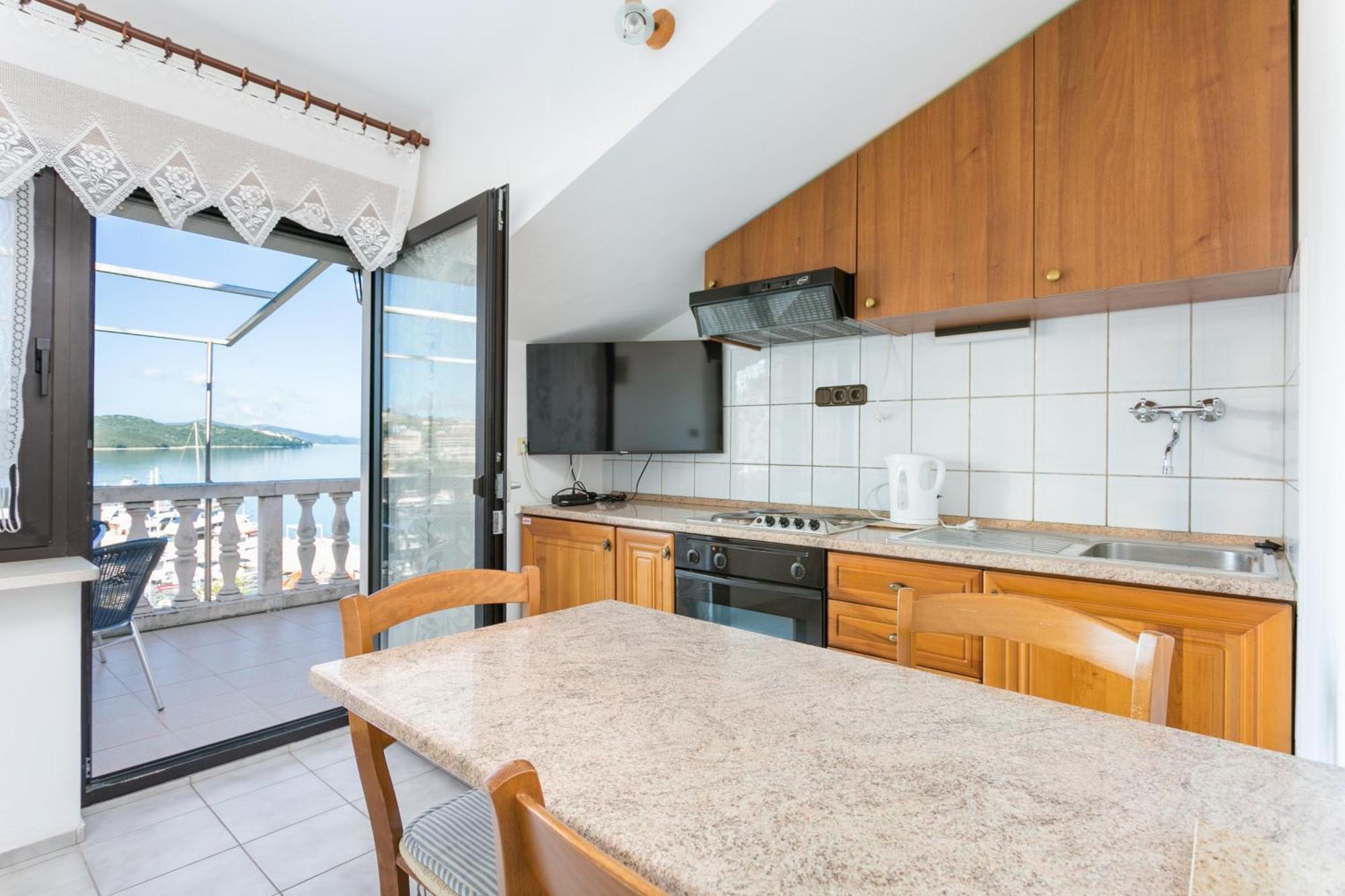 Seaside Apartments With A Swimming Pool Okrug Gornji, Ciovo - 11374 Trogir Bagian luar foto