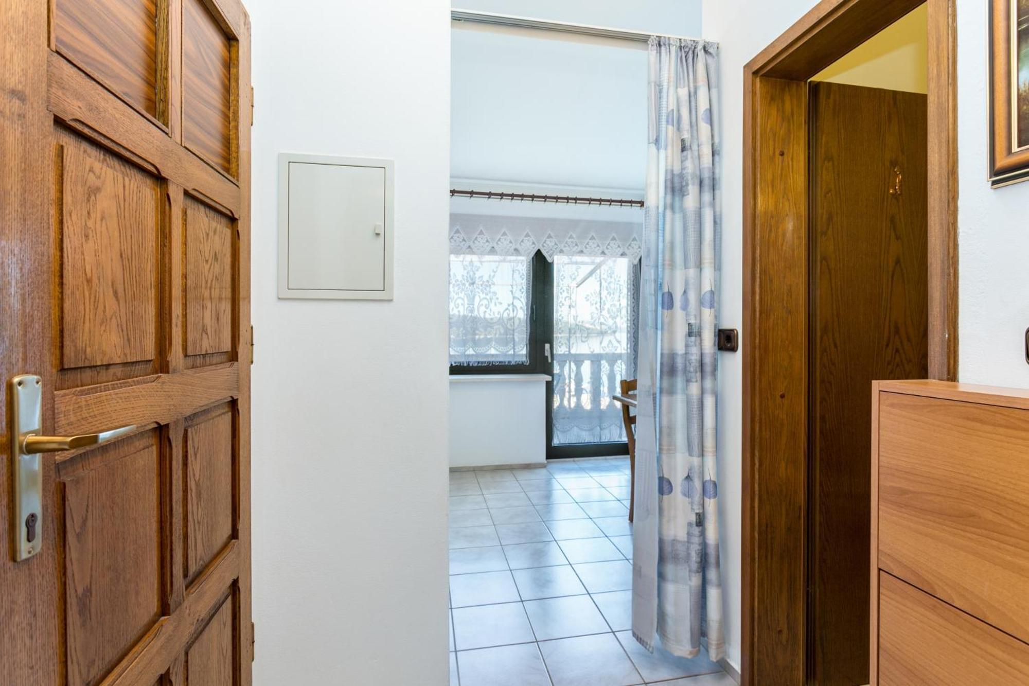 Seaside Apartments With A Swimming Pool Okrug Gornji, Ciovo - 11374 Trogir Bagian luar foto