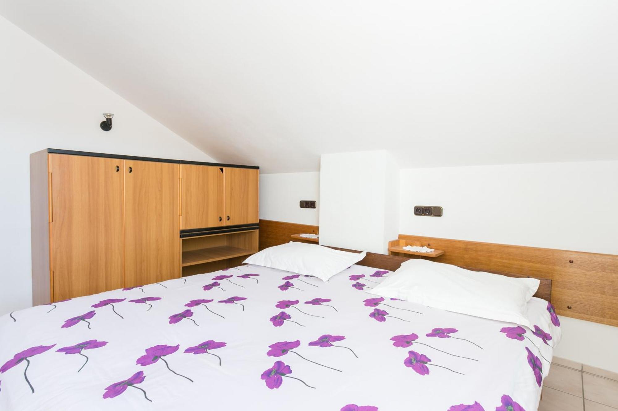 Seaside Apartments With A Swimming Pool Okrug Gornji, Ciovo - 11374 Trogir Ruang foto