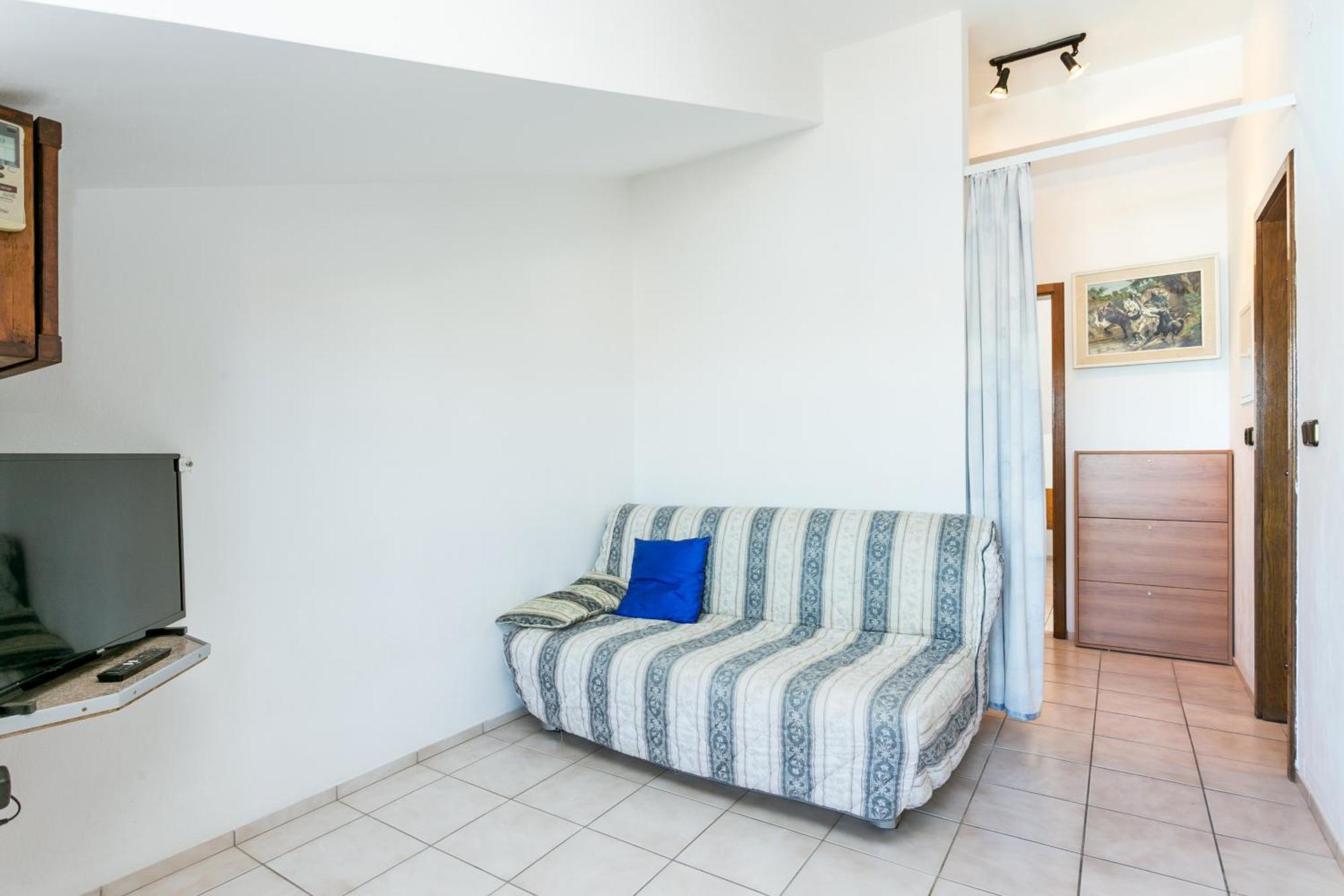 Seaside Apartments With A Swimming Pool Okrug Gornji, Ciovo - 11374 Trogir Ruang foto