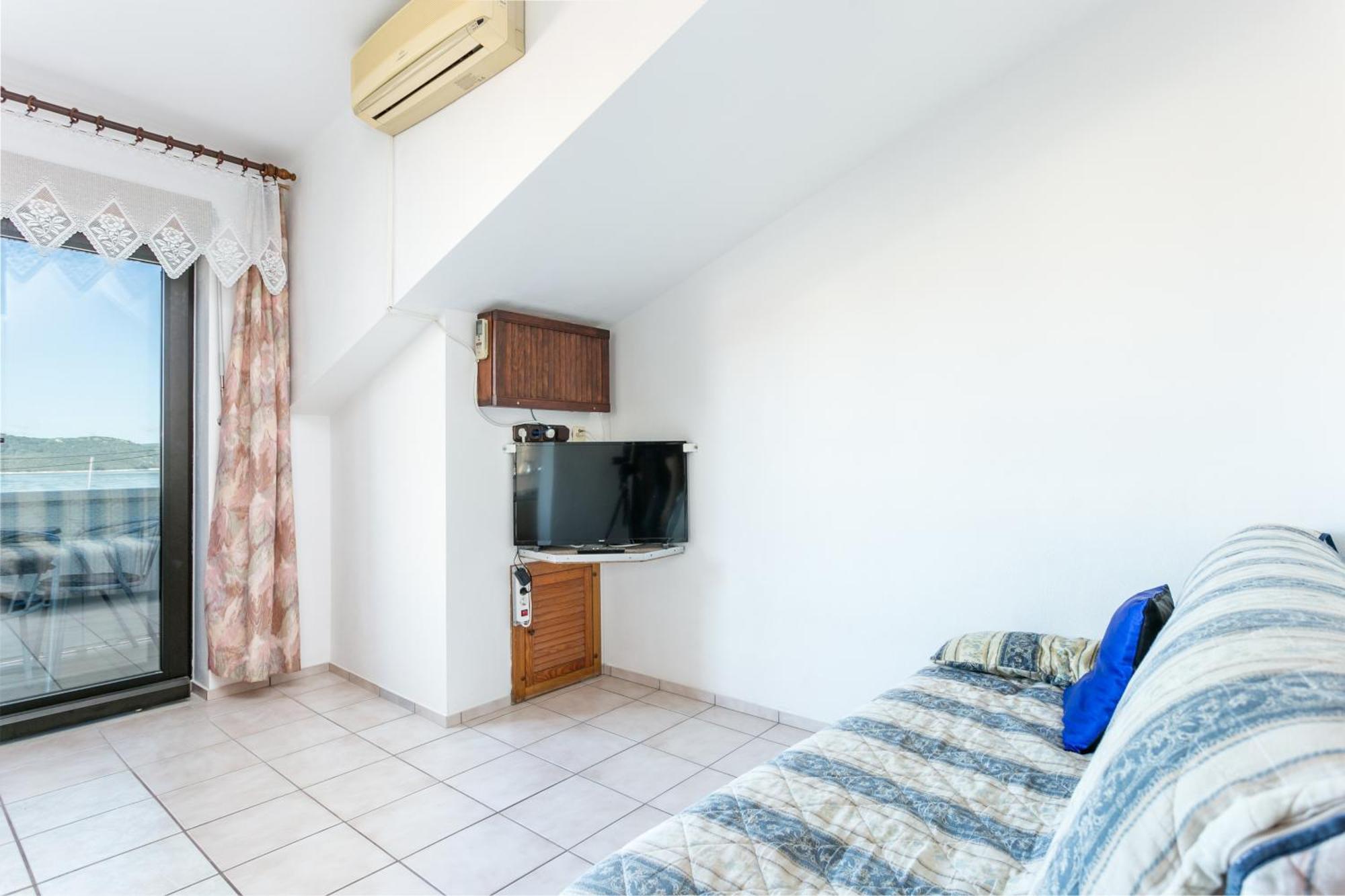 Seaside Apartments With A Swimming Pool Okrug Gornji, Ciovo - 11374 Trogir Bagian luar foto