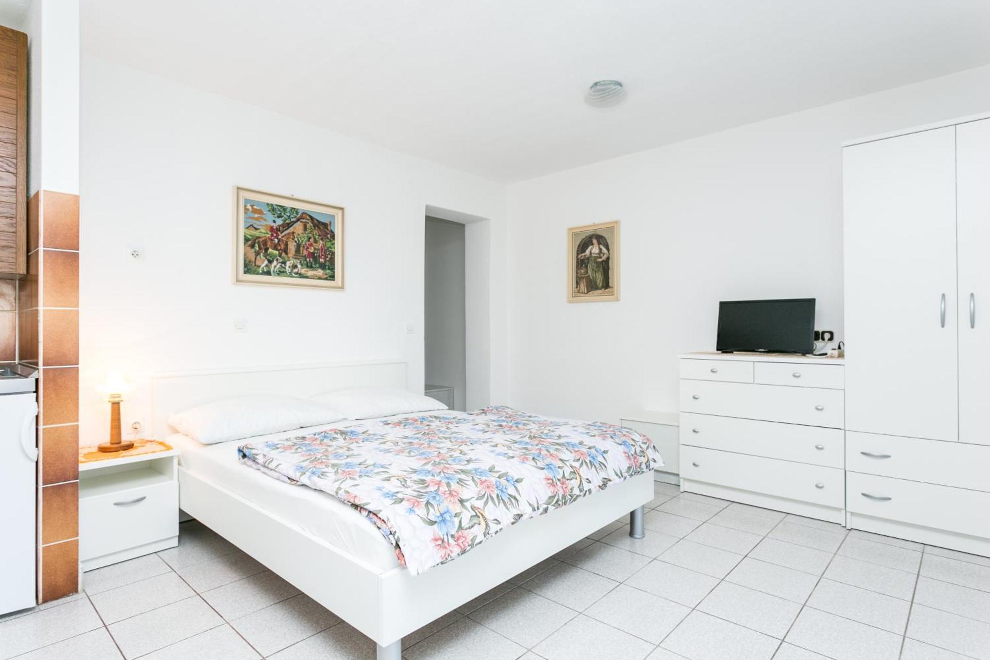 Seaside Apartments With A Swimming Pool Okrug Gornji, Ciovo - 11374 Trogir Bagian luar foto