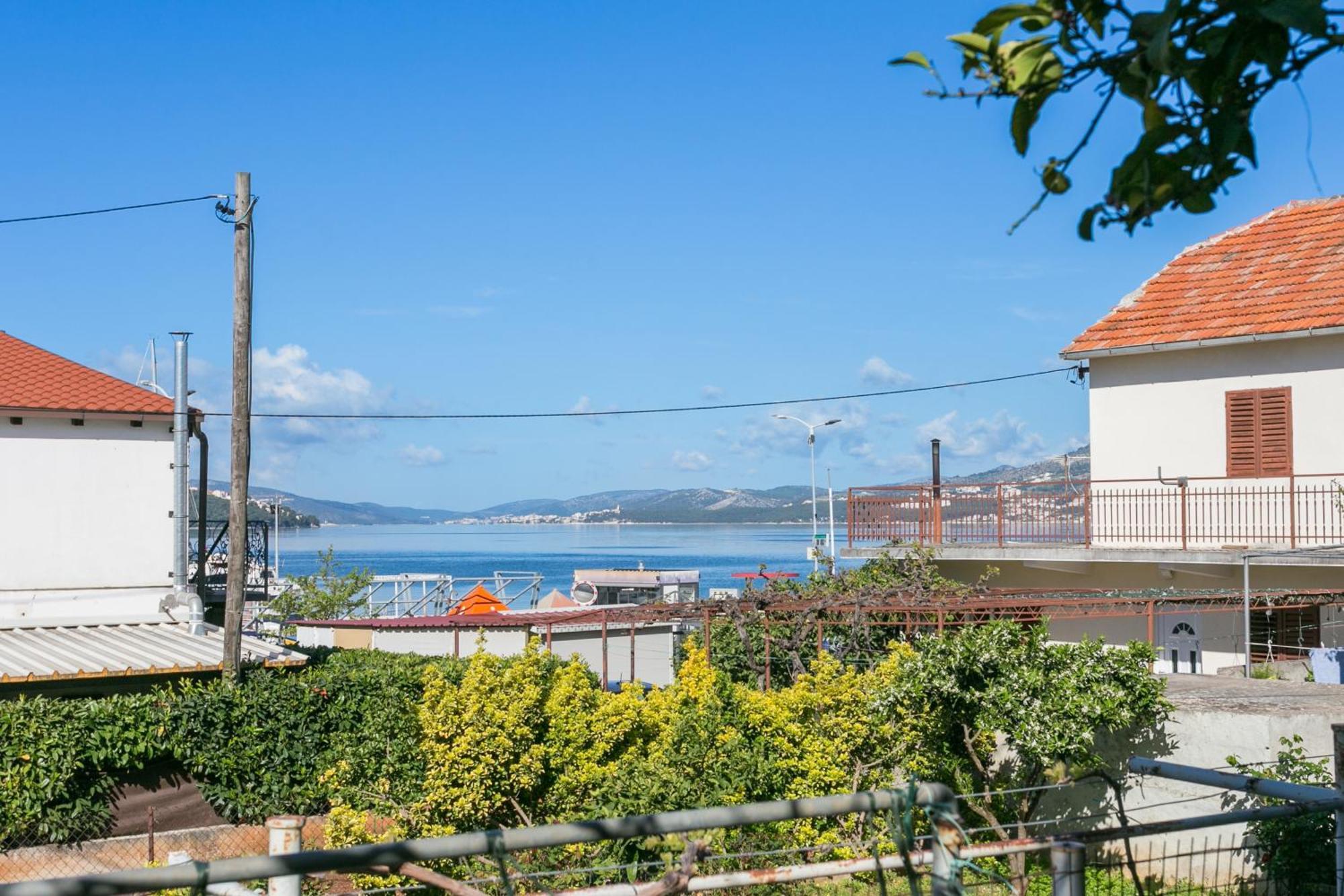 Seaside Apartments With A Swimming Pool Okrug Gornji, Ciovo - 11374 Trogir Bagian luar foto